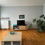 Apartament 18